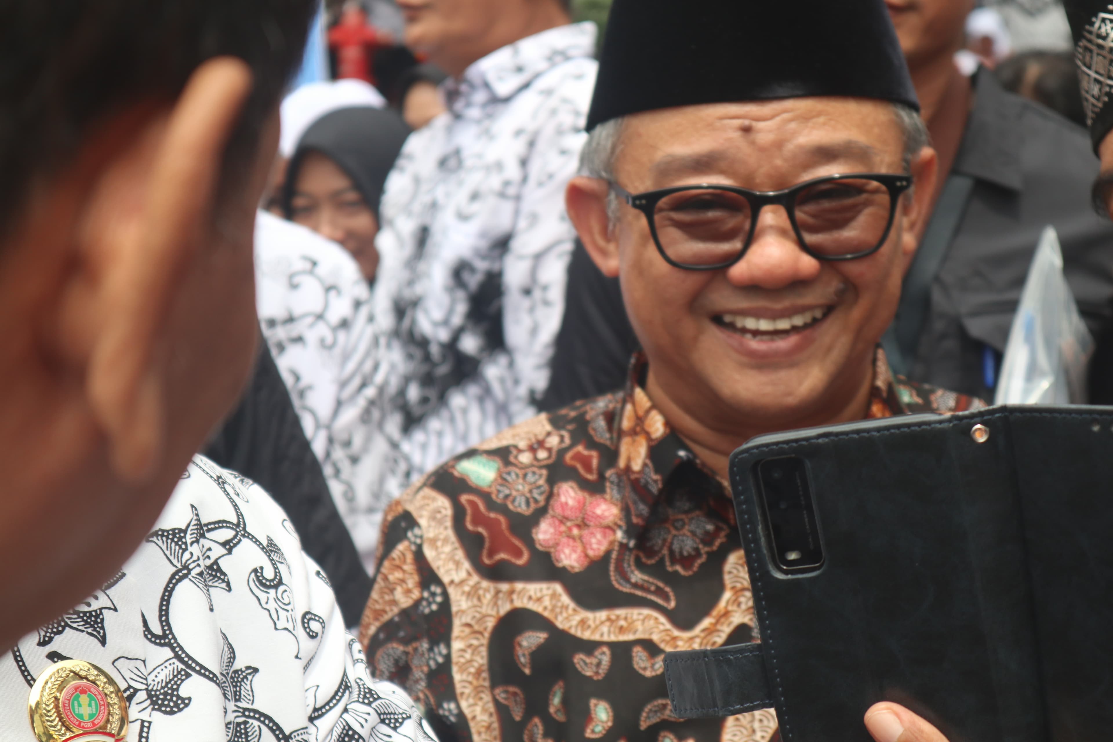 Ketika Tak Bisa Menjadi Matahari